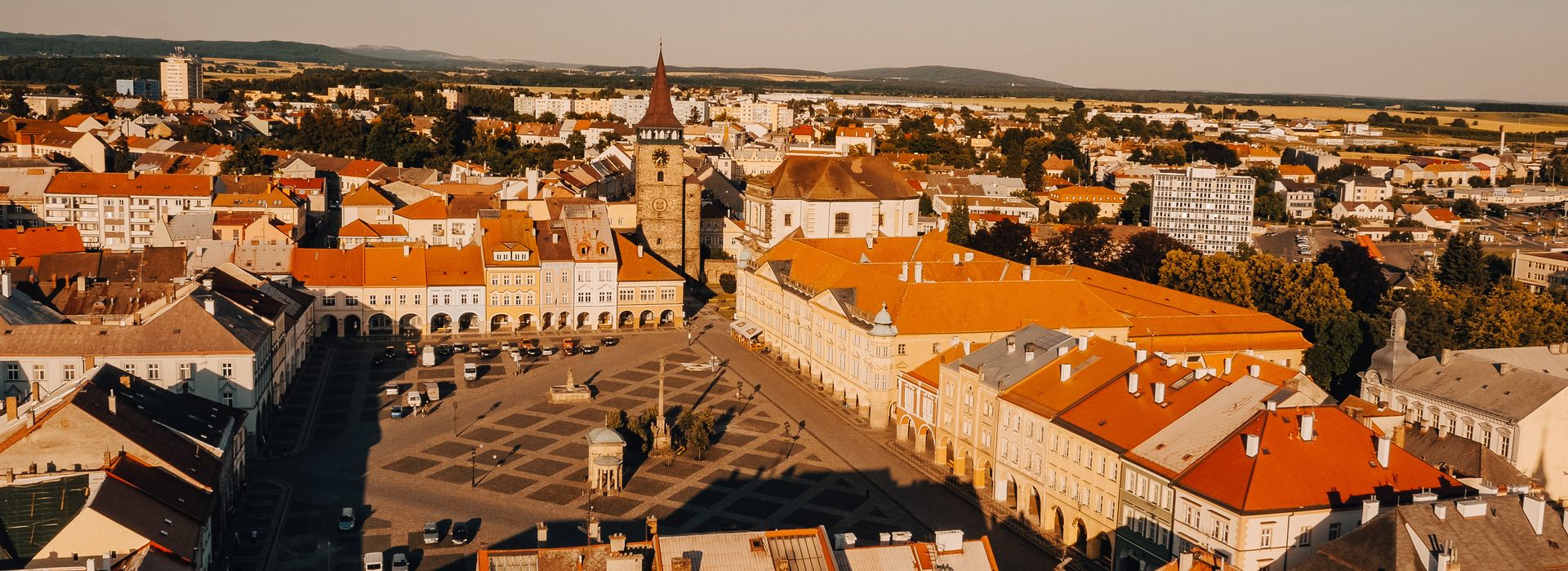 Valdštejnovo náměstí v Jiíčně